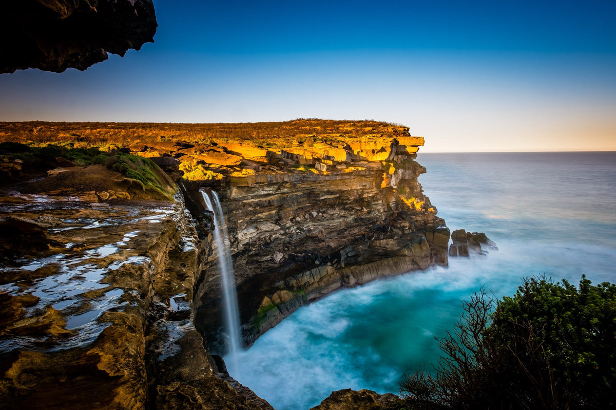 Eagle Rock and Curracurrong Falls on the sea cliffs of Royal National Park, south of Sydney